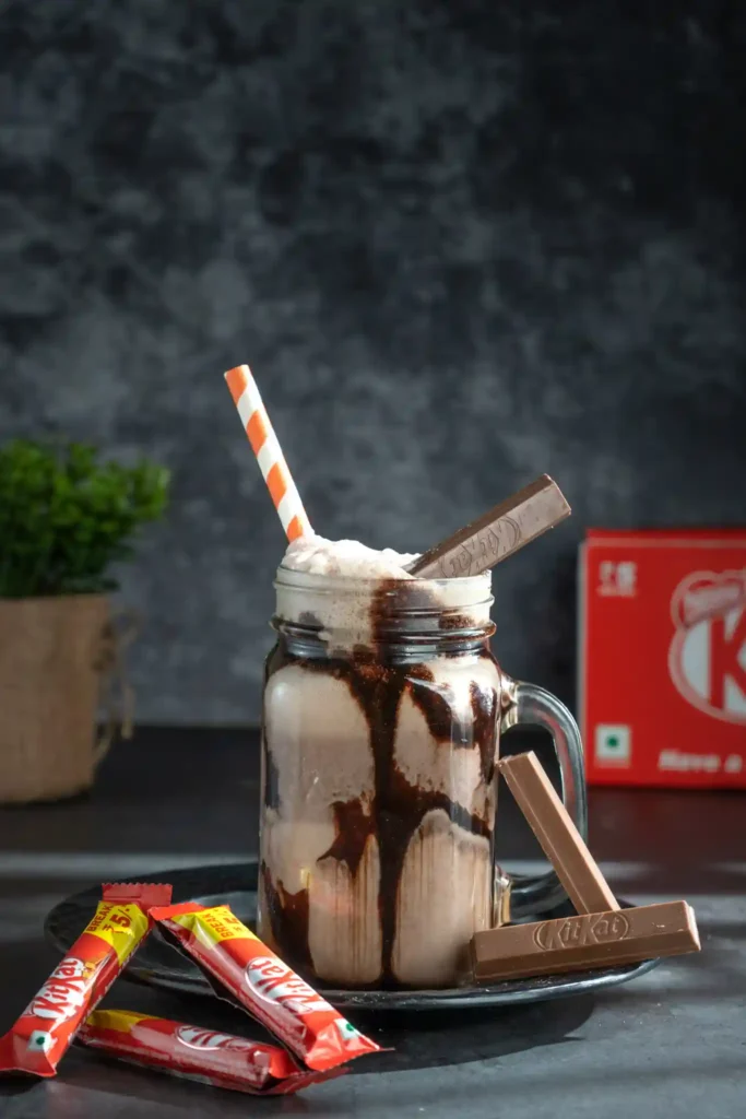 Kitkat Shake with straw